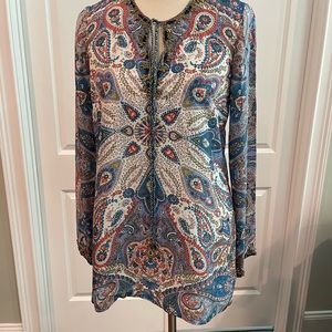 SUNDANCE 100% SILK WITH BEADED TRIM TUNIC. SIZE 6.